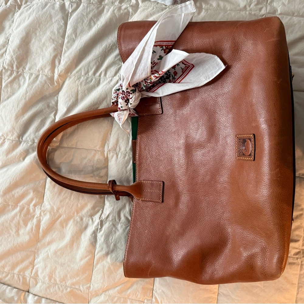Dooney and Bourke Florentine Russell Tote Bag in Natural - Picture 4 of 16